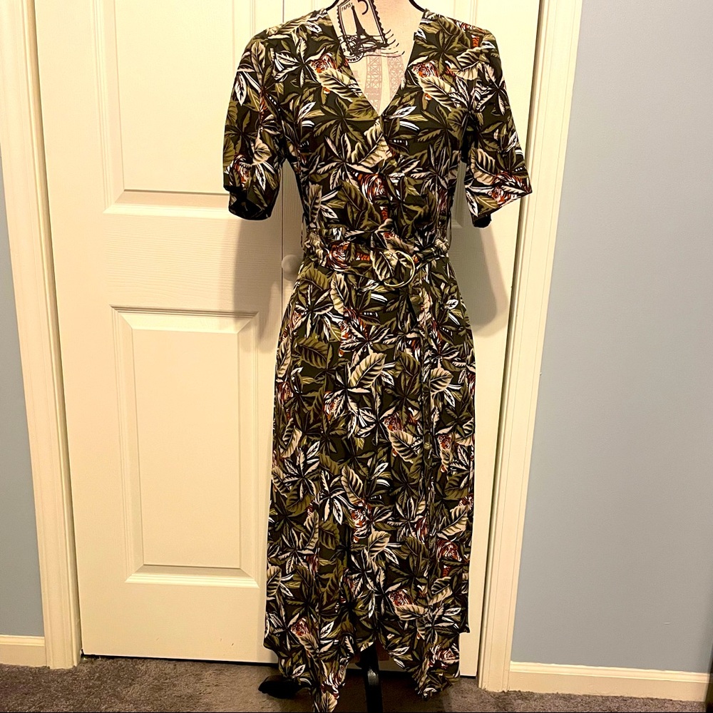 🌾SALE🌾Banana Republic tiger pattern wrap dress - Picture 1 of 10